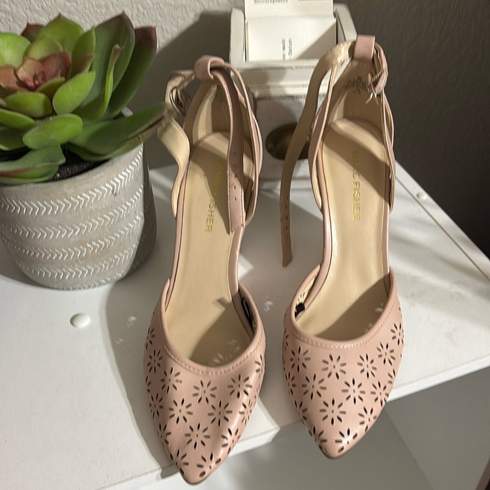 #89 🌸 Marc Fisher Wedge Heels 👠